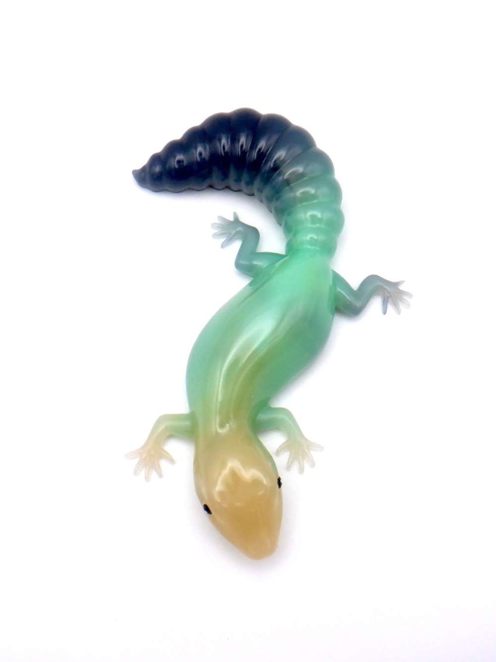 Handmade Resin Lizard - Picture 3 of 6